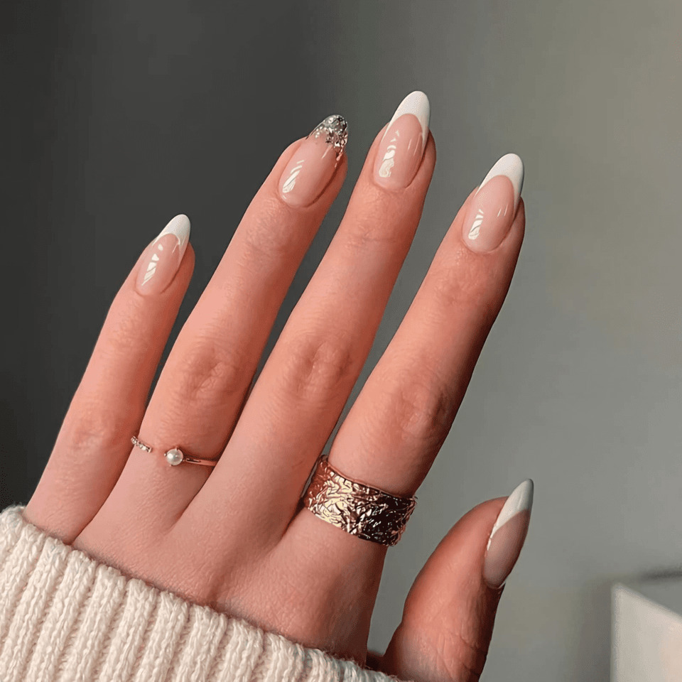 White French tip nails